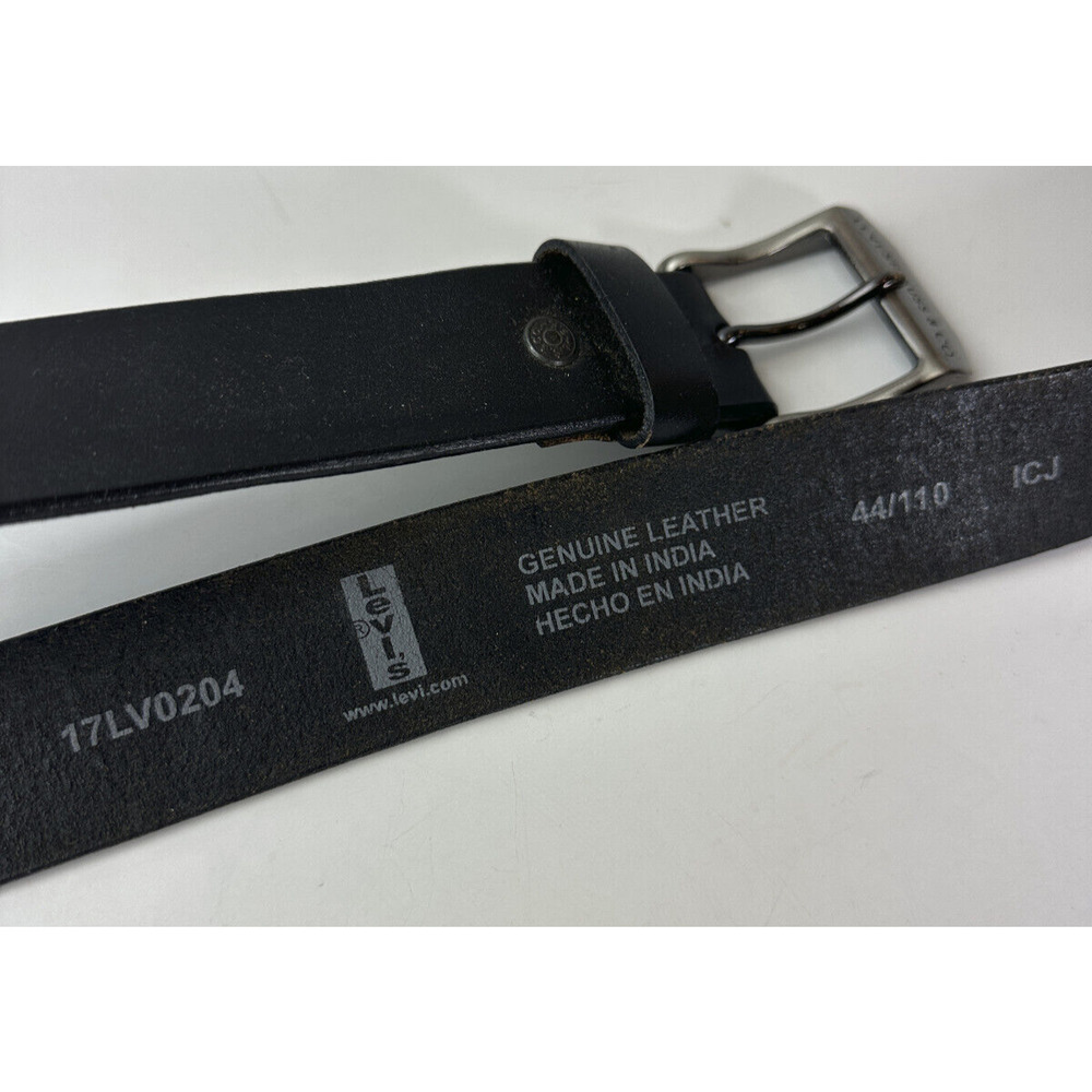 Levi's 100% Genuine Leather Belt in Smooth Leather Black 17LV0204 Men's Size 44 - Picture 4 of 14